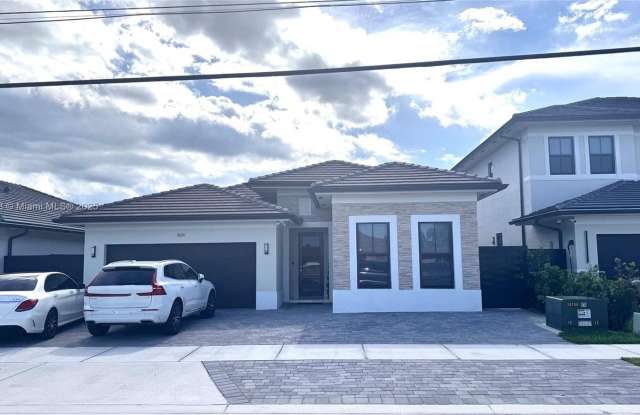 1820 SW 144th Ave photos photos