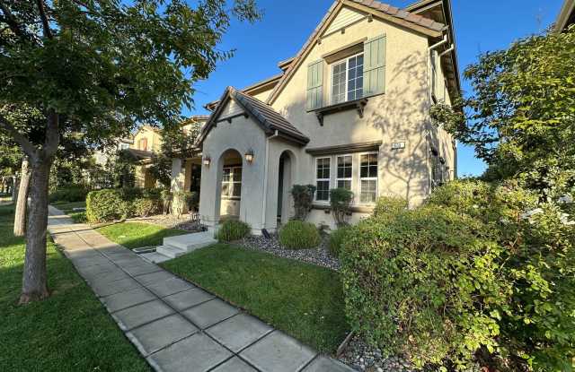 Beautiful 4 bedroom 3 full bath home in Mountain House photos photos