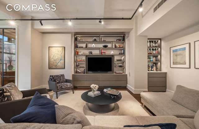 161 Grand Street photos photos