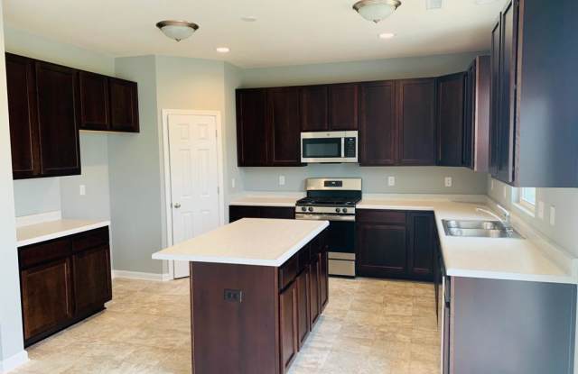 19237 Plowman Dr Gallery 4