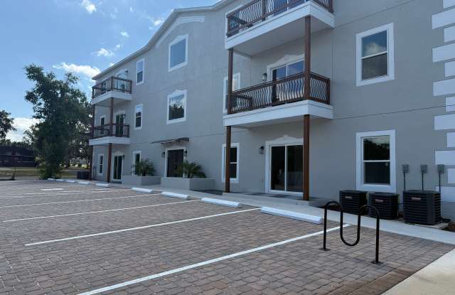 COMING SOON! modern upper-floor apartment in the heart of Downtown Eustis Gallery 1