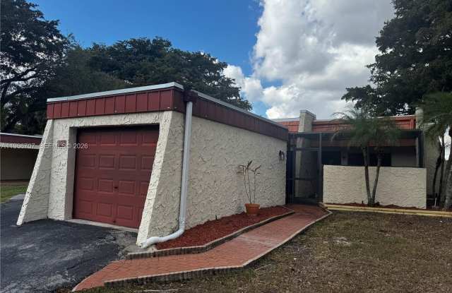 9905 NW 66th St photos photos