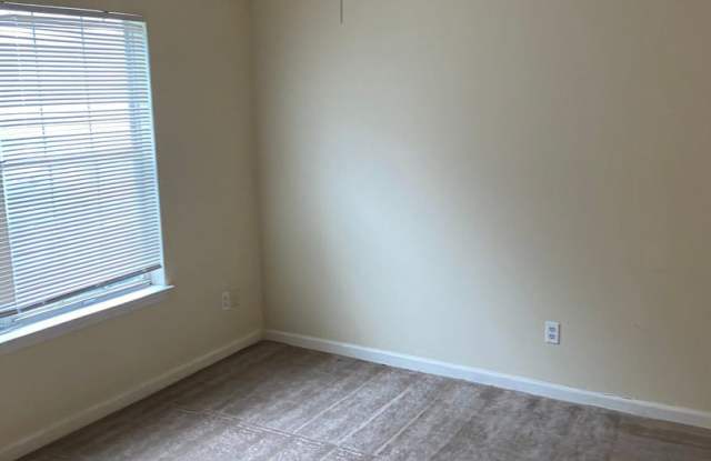 2185 Timberwood Circle South Gallery 3