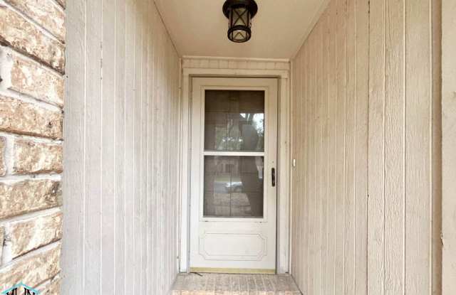 Charming 3-bedroom, 2-bath home near SeaWorld and Lackland AFB! Gallery 3