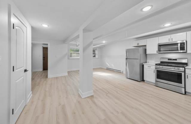 5629 N Wayne Gallery 3