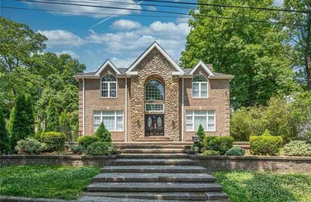 81 Somerset Drive - 81 Somerset Drive, Yonkers, NY 10710