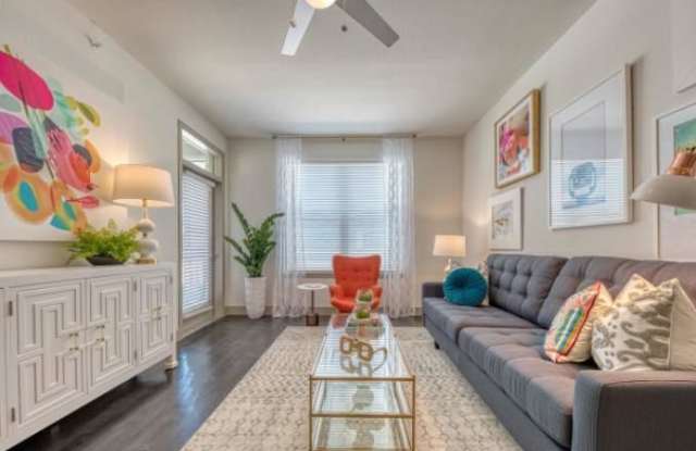 5682 Worth Pkwy Gallery 4