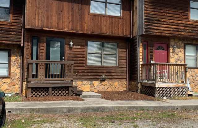 2 Bedroom 2 Bath Townhouse Gallery 3