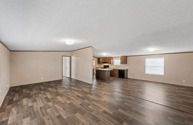 Spacious Country Living In Gholson Gallery 4