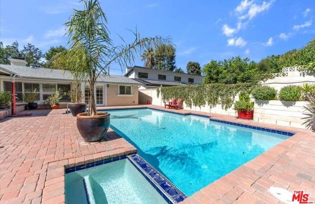 23264 Calvert St photos photos
