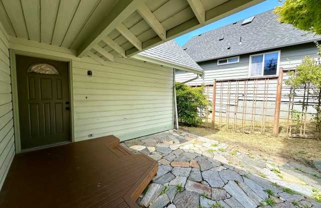 Rent lowered - 1702 34th St! Gallery 4