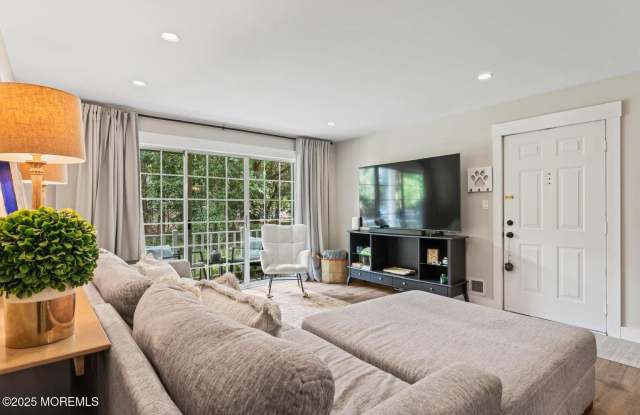 35 Beaumont Court Gallery 2