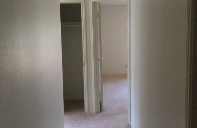 1106 Greenbriar Loop Gallery 2