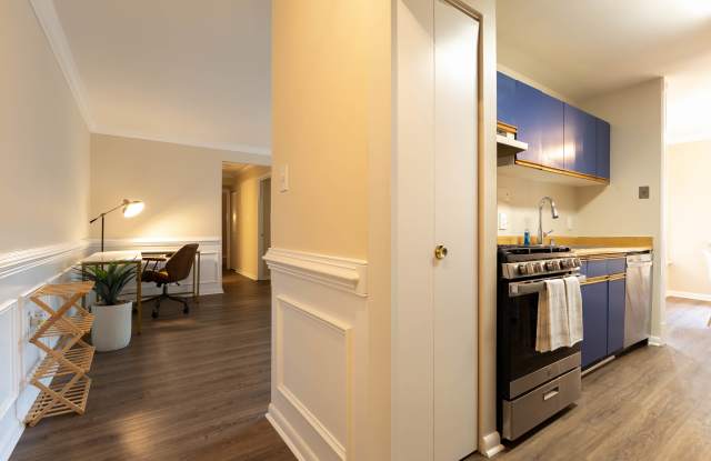2856 Dover Ln - 2856 Dover Lane, West Falls Church, VA 22042