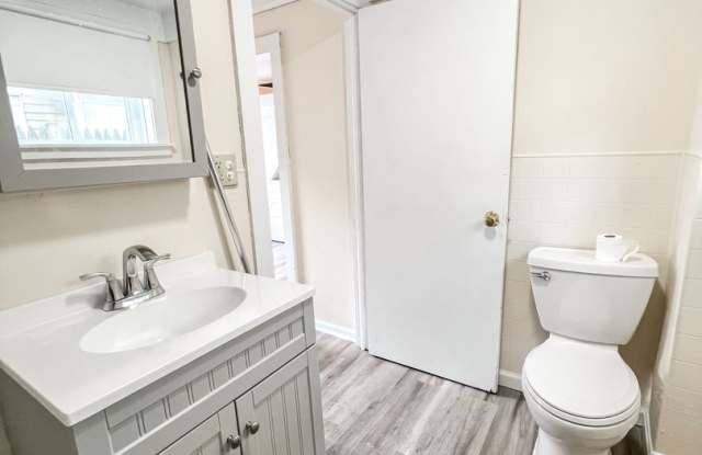 20 Cedar St, Burlington, VT | 5 Bedroom House with Private Yard & Parking | June 2027 photos photos