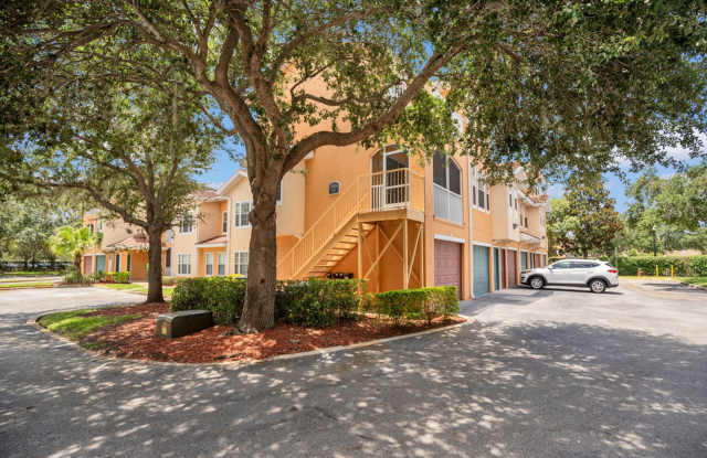 Corner Unit in Villanova at Hunter's Creek - 12414 Baleria Cove, Hunters Creek, FL 32837