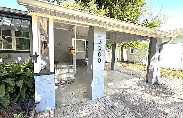 3000 Knollwood Circle Gallery 4