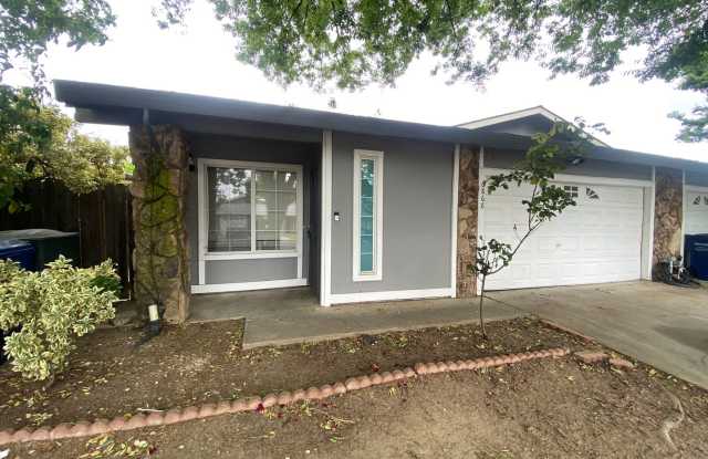 Spacious Foothill Farms Duplex photos photos