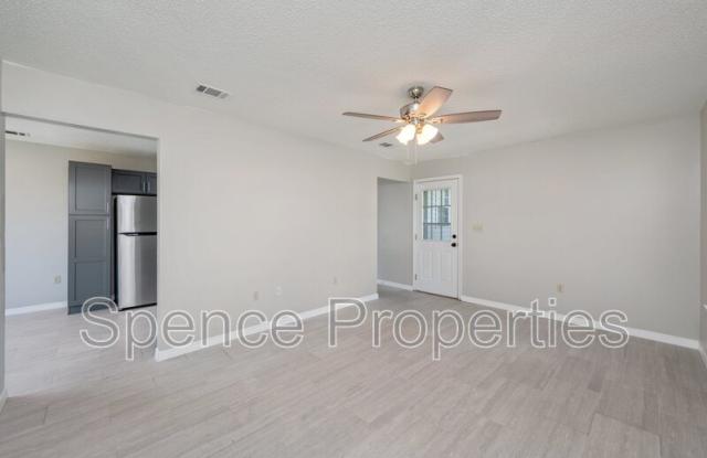 440 Apple Dr. - 440 photos photos
