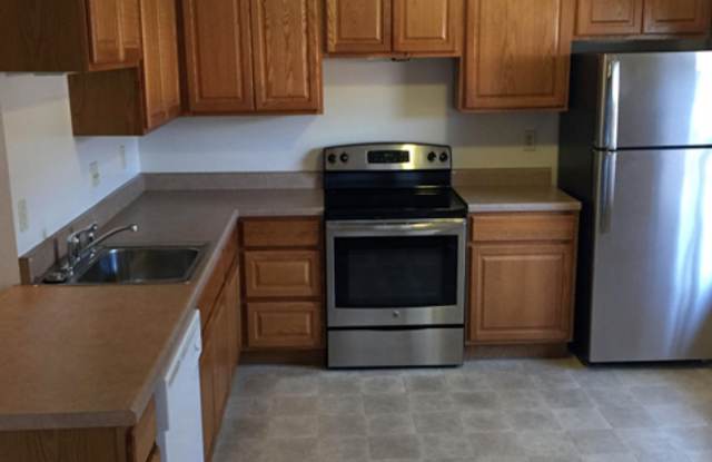 3 bedroom Condo with updated Kitchen and Bath! - 3291 Kennett Square, Pittsburgh, PA 15213
