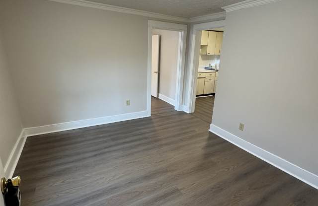 1881 Manchester Rd photos photos