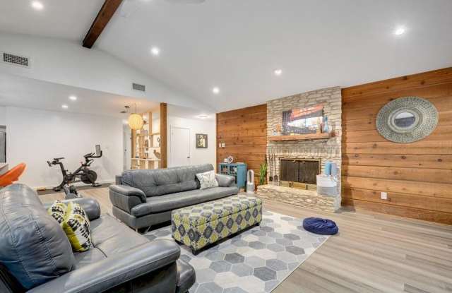 2710 Deeringhill Dr, Austin, Texas 78745 photos photos