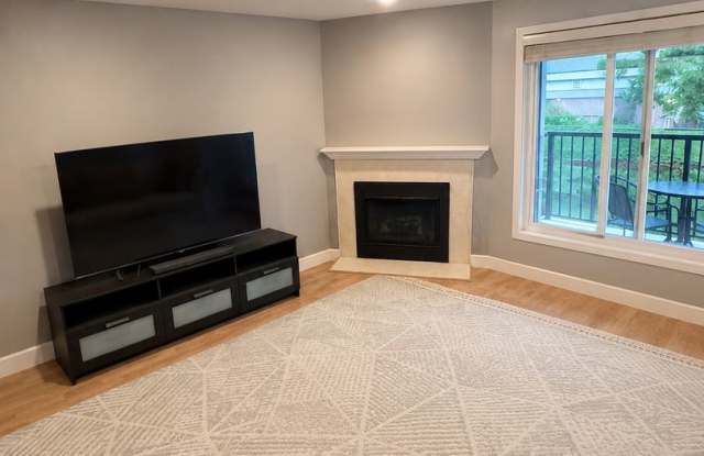 2 Bed 2 Bath Top-Floor Woodridge Condo with Sunset Views & 2-Car Garage Gallery 4