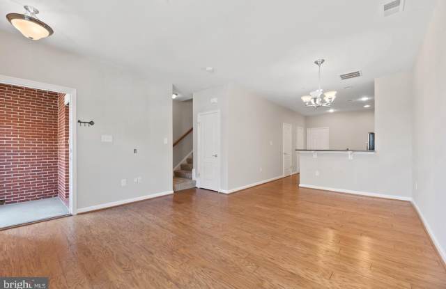 42588 HOLLYHOCK Terrace Gallery 4