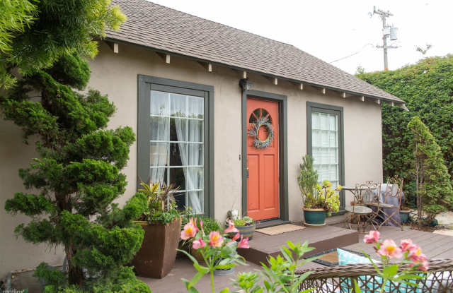 3805 Zen Garden Cottage Gallery 2
