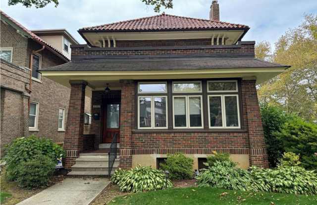 STUNNING FIVE BEDROOM/ THREE AND A HALF BATH  West End Home photos photos