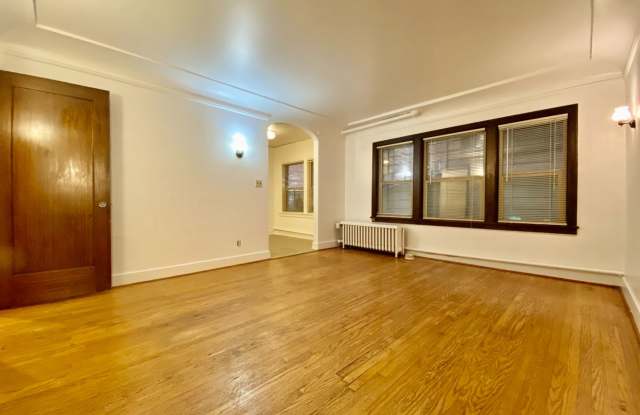 508 Summit Ave E photos photos