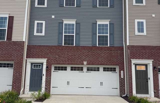 4020 N Steels Cir - 4020 North Steels Circle, Cuyahoga Falls, OH 44224