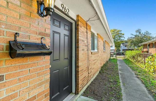 962 Ferndale Place unit: 962 photos photos