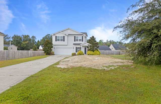 Beautiful Home With A lot of Space! - 114 Moss Creek Drive, Onslow County, NC 28540
