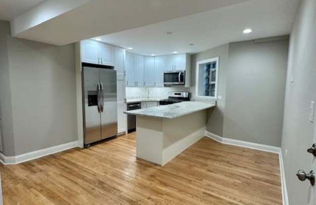 3647 N Marshfield Gallery 3