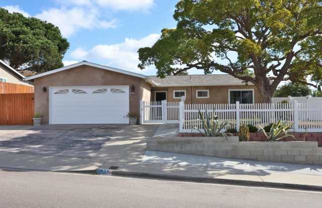 893 Crest Drive photos photos