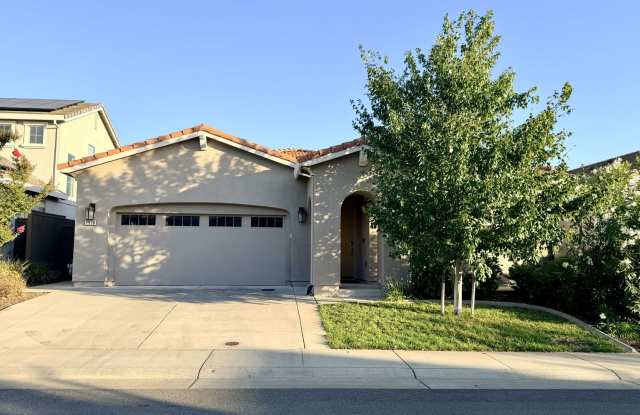 beautifully maintained 3-bedroom, 2-bath, 1,913 sq ft in Rocklin Gallery 1