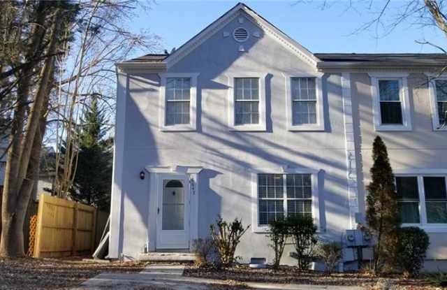 6647 meadow green Circle - 6647 Meadow Green Circle, Peachtree Corners, GA 30092