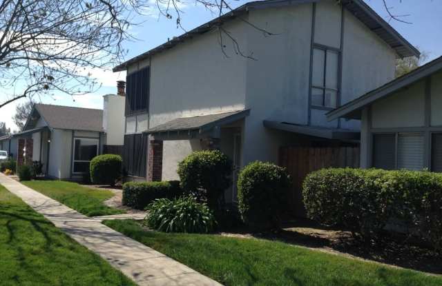 Nice townhome located in a gated community photos photos