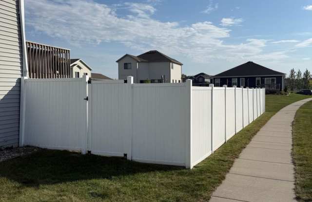 3 Bed 3 Bath Twin Home Gallery 4