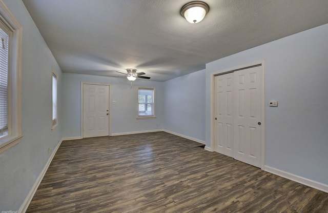 829 South State Avenue - 1 Gallery 4