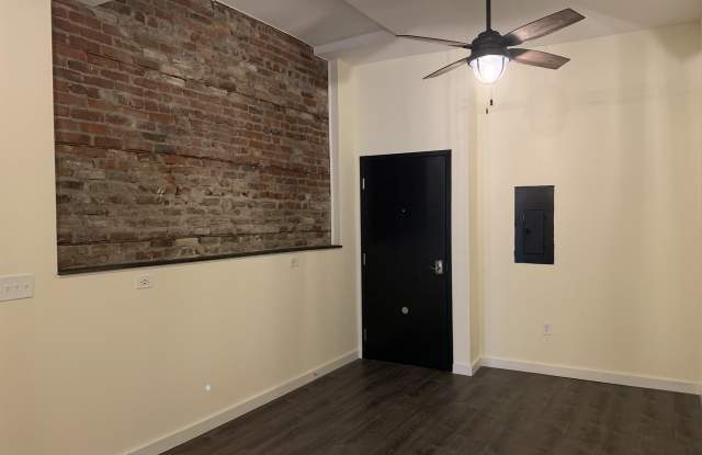 833 N. Market Street - 202 Gallery 3