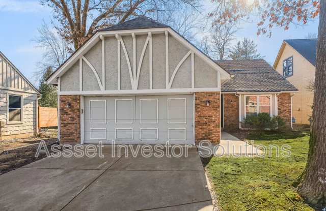 11109 Delmar Ct - 11109 Delmar Court, Leawood, KS 66211