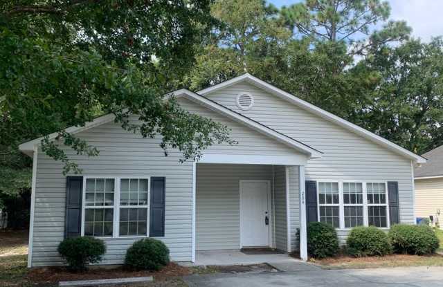 3 Bedroom 2 Bath House Available now on Charter Drive photos photos