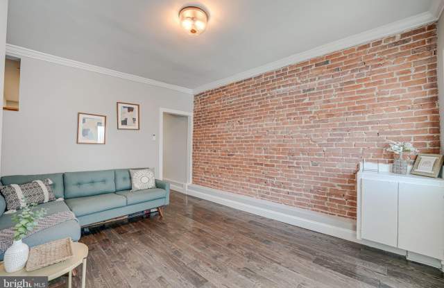 647 20TH STREET NE Gallery 4