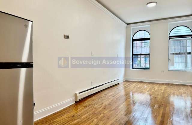 386 Manhattan Avenue photos photos