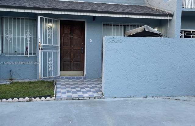 3834 SW 107th Ave - 3834 Southwest 107th Avenue, University Park, FL 33165
