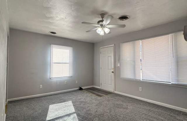 Adorable Two Bedroom Duplex In Truxton Gallery 2