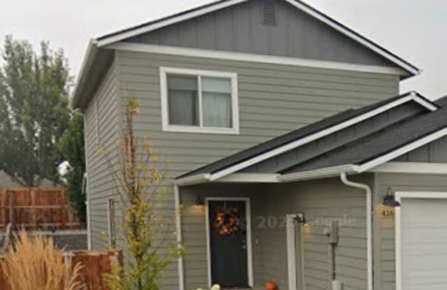 3-Bed, 2.5-Bath Townhome w/ 2-Car Garage photos photos