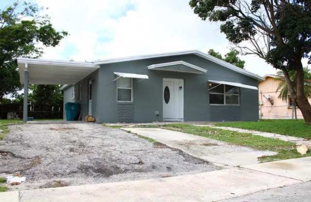 2481 Nw 1st St photos photos